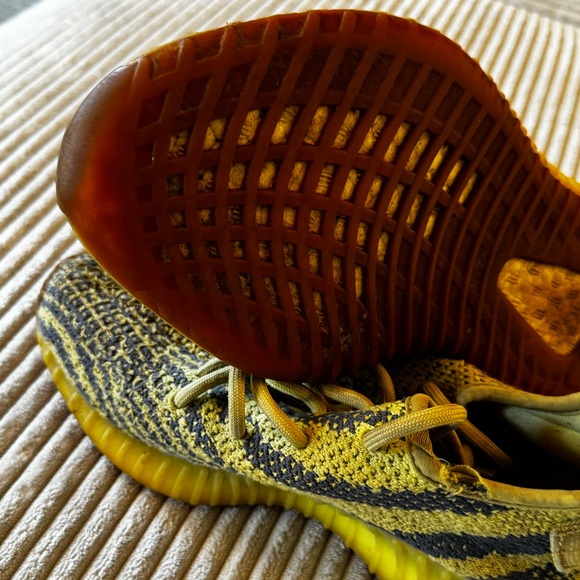 Size 5 - Semi Frozen Yellow adidas Yeezy Boost 350 V2 - used and loved - Picture 6 of 7